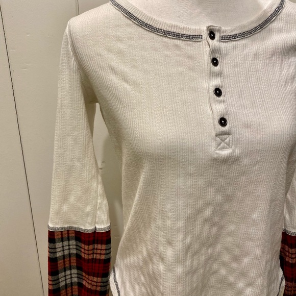 Tribal Jeans Tops - Tribal Jeans Thermal with Plaid Sleeves